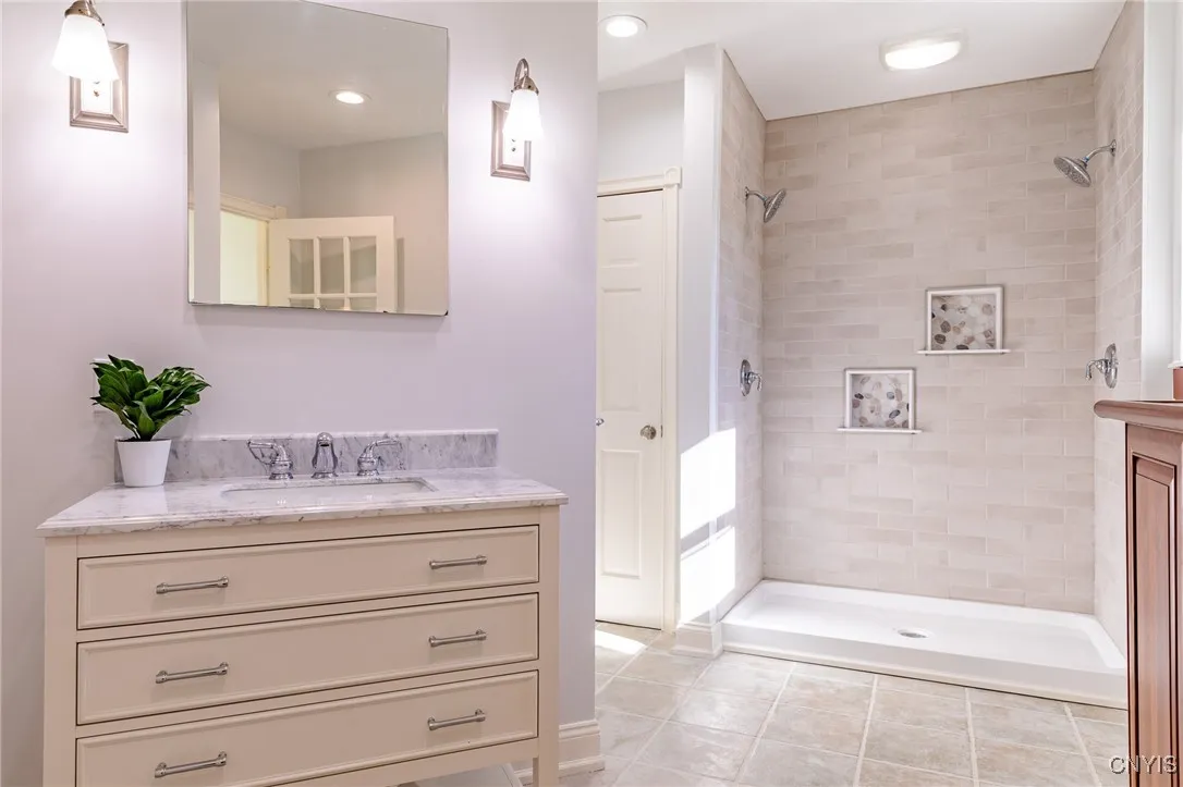 5857 East Lake Road, Cazenovia, New York 13035, Cazenovia, New York 13035, 5 Bedrooms Bedrooms, 9 Rooms Rooms,3 BathroomsBathrooms,Residential,For Sale,5857 East Lake Road, Cazenovia, New York 13035,0,S1645012