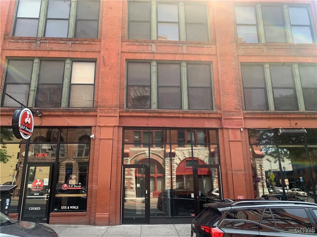 317 South Clinton Street 2e, Syracuse, New York 13, Syracuse, New York 13202, 1 Bedroom Bedrooms, 4 Rooms Rooms,1 BathroomBathrooms,Residential Lease,Closed,317 South Clinton Street 2e, Syracuse, New York 13,0,S1645662