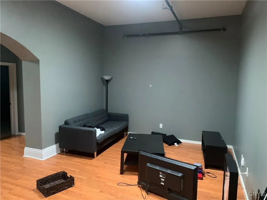 317 South Clinton Street 2e, Syracuse, New York 13, Syracuse, New York 13202, 1 Bedroom Bedrooms, 4 Rooms Rooms,1 BathroomBathrooms,Residential Lease,Closed,317 South Clinton Street 2e, Syracuse, New York 13,0,S1645662