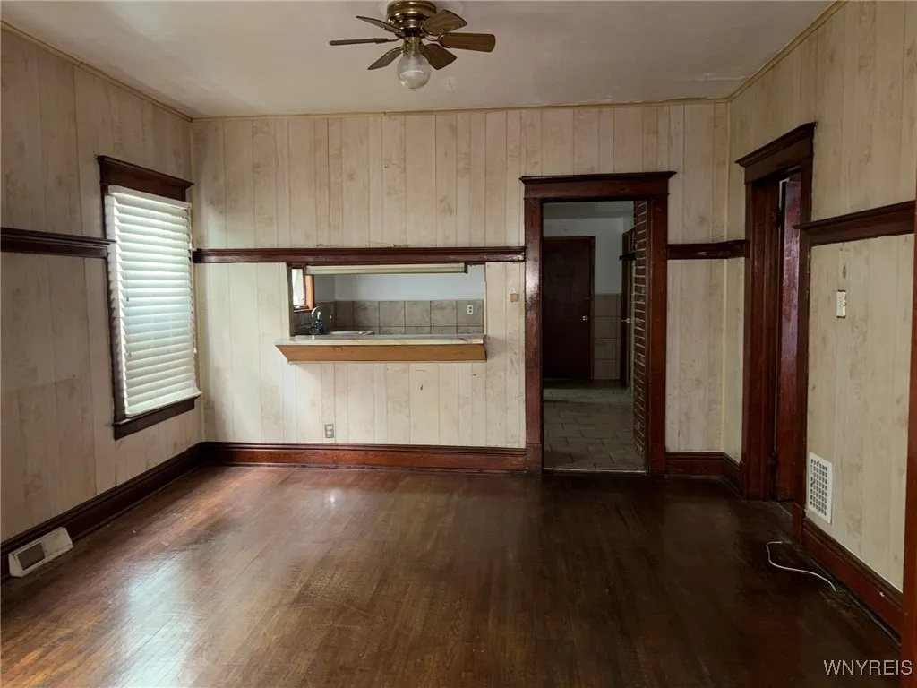 56 Albert Avenue, Buffalo, New York 14207, Buffalo, New York 14207, 6 Bedrooms Bedrooms, ,2 BathroomsBathrooms,Residential,For Sale,56 Albert Avenue, Buffalo, New York 14207,0,B1645311