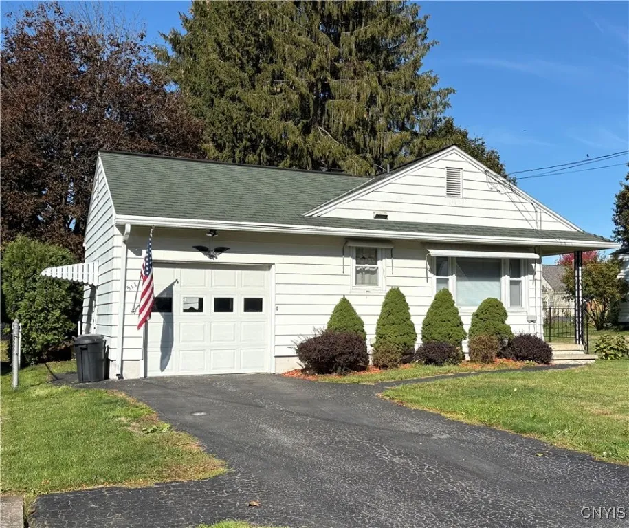 511 Dawes Avenue, Utica, New York 13502, Utica, New York 13502, 3 Bedrooms Bedrooms, 6 Rooms Rooms,1 BathroomBathrooms,Residential,For Sale,511 Dawes Avenue, Utica, New York 13502,0,S1645692