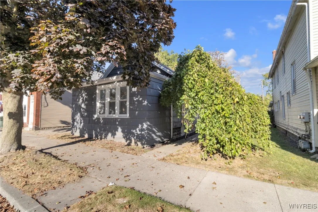 247 Oliver, North Tonawanda, New York 14120, North Tonawanda, New York 14120, 3 Bedrooms Bedrooms, 7 Rooms Rooms,1 BathroomBathrooms,Residential,For Sale,247 Oliver, North Tonawanda, New York 14120,0,B1644963