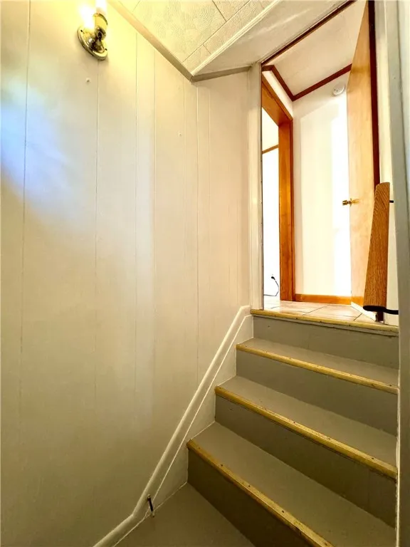 451 Lakeview Park, Rochester, New York 14613, Rochester, New York 14613, 3 Bedrooms Bedrooms, 10 Rooms Rooms,1 BathroomBathrooms,Residential,For Sale,451 Lakeview Park, Rochester, New York 14613,0,R1645686