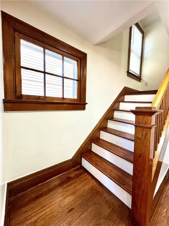 451 Lakeview Park, Rochester, New York 14613, Rochester, New York 14613, 3 Bedrooms Bedrooms, 10 Rooms Rooms,1 BathroomBathrooms,Residential,For Sale,451 Lakeview Park, Rochester, New York 14613,0,R1645686