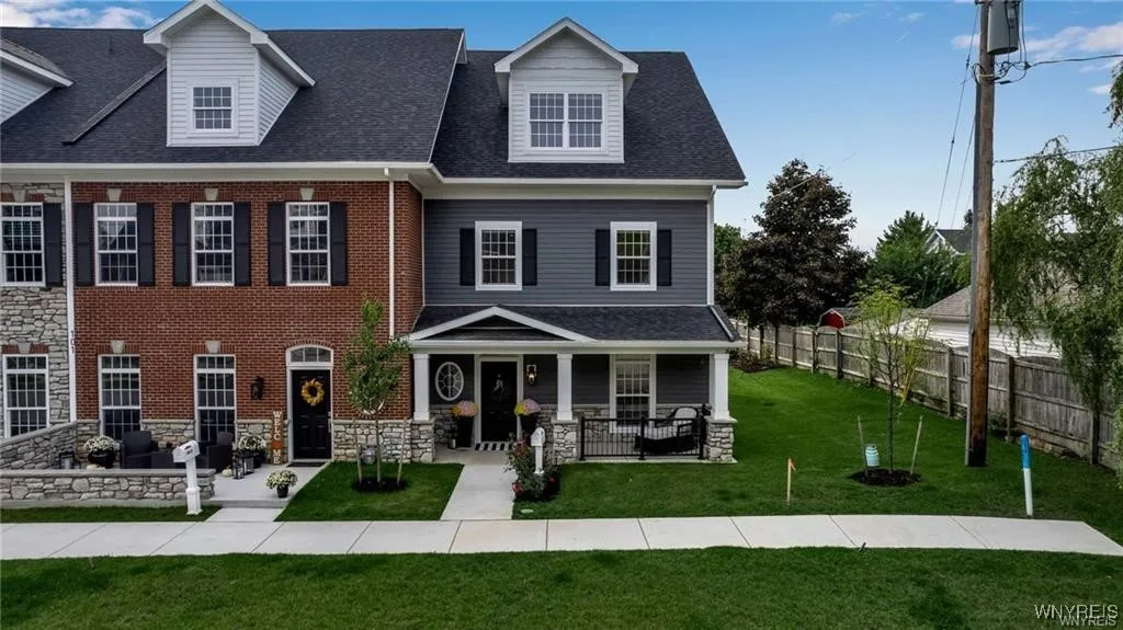 101 California Drive A, Amherst, New York 14221, Amherst, New York 14221, 3 Bedrooms Bedrooms, 10 Rooms Rooms,2 BathroomsBathrooms,Residential,For Sale,101 California Drive A, Amherst, New York 14221,0,B1645435