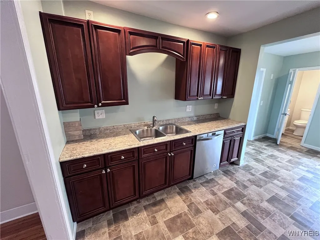 45 Delham Avenue, Buffalo, New York 14216, Buffalo, New York 14216, 4 Bedrooms Bedrooms, 8 Rooms Rooms,2 BathroomsBathrooms,Residential Lease,For Rent,45 Delham Avenue, Buffalo, New York 14216,0,B1645690