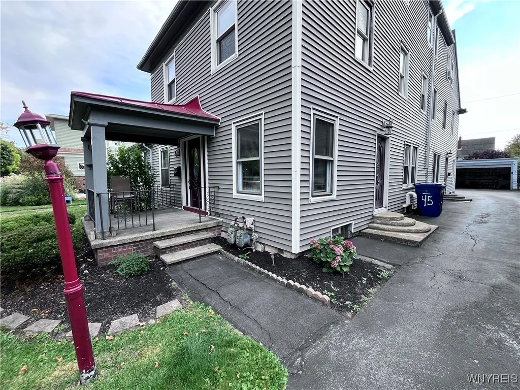 45 Delham Avenue, Buffalo, New York 14216, Buffalo, New York 14216, 4 Bedrooms Bedrooms, 8 Rooms Rooms,2 BathroomsBathrooms,Residential Lease,For Rent,45 Delham Avenue, Buffalo, New York 14216,0,B1645690