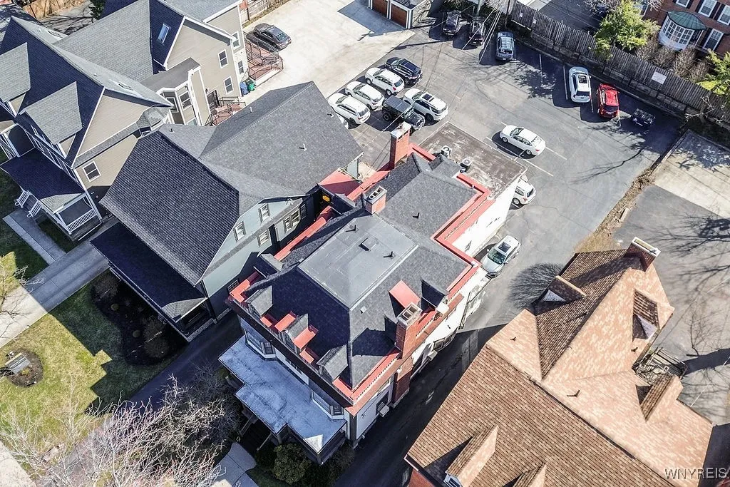 343 Elmwood Avenue, Buffalo, New York 14222, Buffalo, New York 14222, 21 Rooms Rooms,1 BathroomBathrooms,Residential,For Sale,343 Elmwood Avenue, Buffalo, New York 14222,0,B1645126