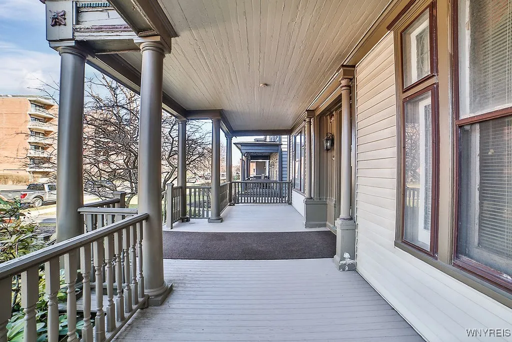 343 Elmwood Avenue, Buffalo, New York 14222, Buffalo, New York 14222, 21 Rooms Rooms,1 BathroomBathrooms,Residential,For Sale,343 Elmwood Avenue, Buffalo, New York 14222,0,B1645126