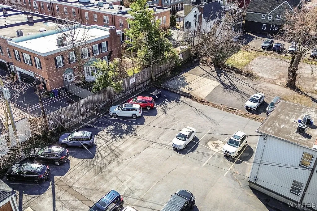 343 Elmwood Avenue, Buffalo, New York 14222, Buffalo, New York 14222, 21 Rooms Rooms,1 BathroomBathrooms,Residential,For Sale,343 Elmwood Avenue, Buffalo, New York 14222,0,B1645126
