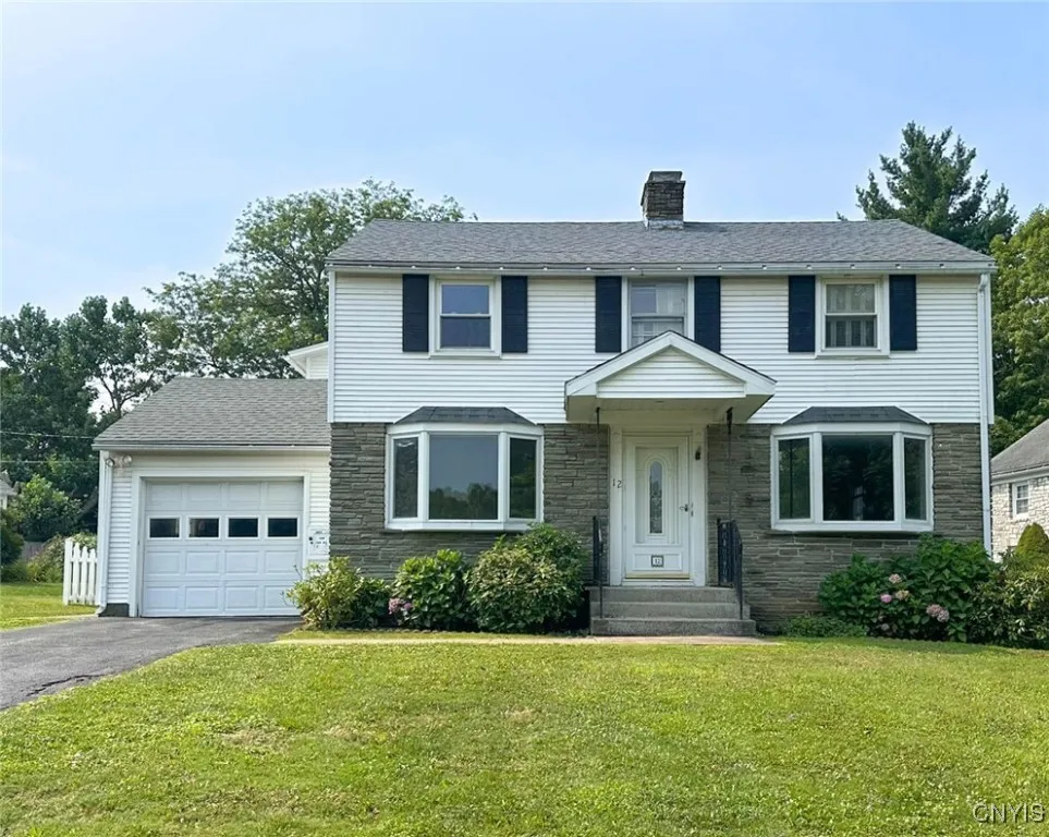 12 Eastwood Avenue, Utica, New York 13501, Utica, New York 13501, 5 Bedrooms Bedrooms, 10 Rooms Rooms,3 BathroomsBathrooms,Residential,For Sale,12 Eastwood Avenue, Utica, New York 13501,0,S1645713