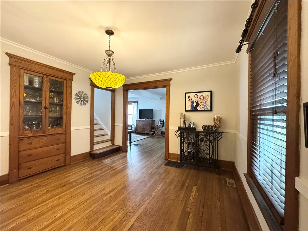 10 Alden Avenue, Auburn, New York 13021, Auburn, New York 13021, 4 Bedrooms Bedrooms, 7 Rooms Rooms,3 BathroomsBathrooms,Residential,For Sale,10 Alden Avenue, Auburn, New York 13021,0,R1645645