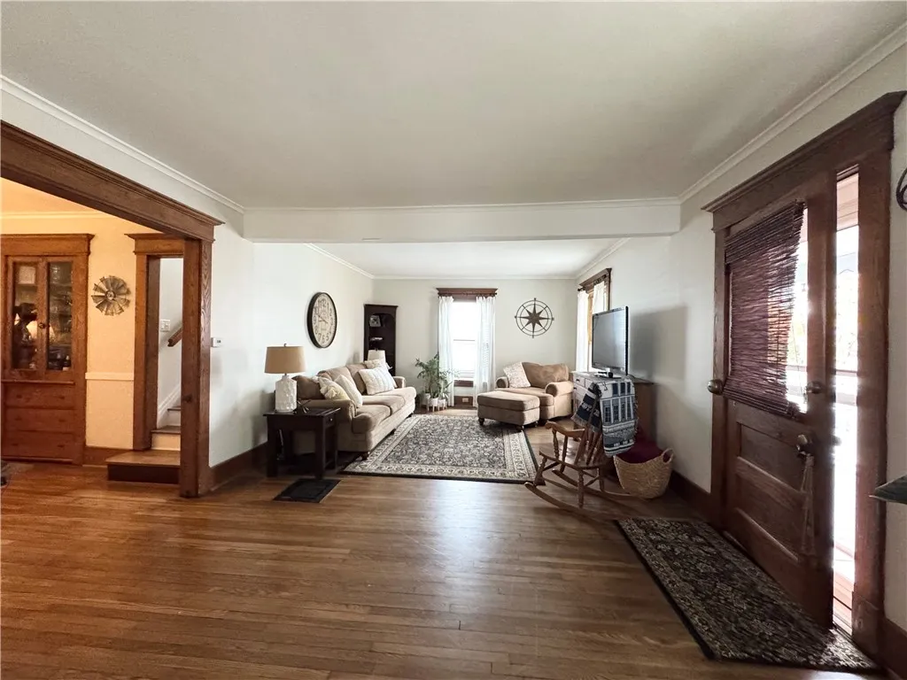 10 Alden Avenue, Auburn, New York 13021, Auburn, New York 13021, 4 Bedrooms Bedrooms, 7 Rooms Rooms,3 BathroomsBathrooms,Residential,For Sale,10 Alden Avenue, Auburn, New York 13021,0,R1645645