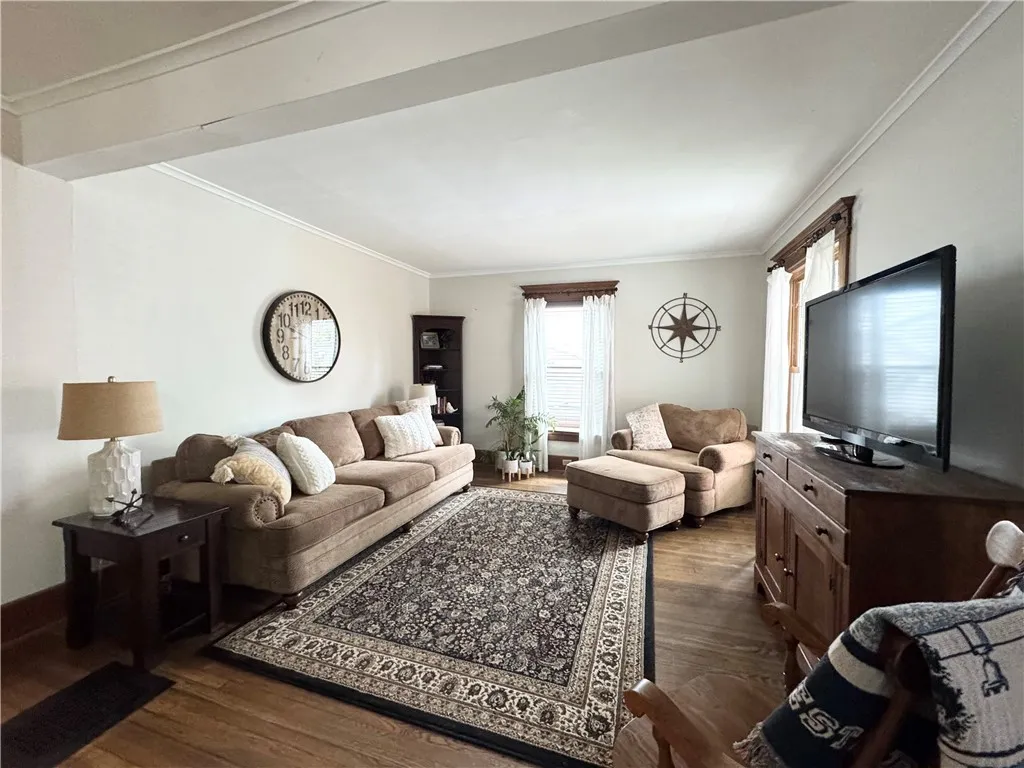 10 Alden Avenue, Auburn, New York 13021, Auburn, New York 13021, 4 Bedrooms Bedrooms, 7 Rooms Rooms,3 BathroomsBathrooms,Residential,For Sale,10 Alden Avenue, Auburn, New York 13021,0,R1645645