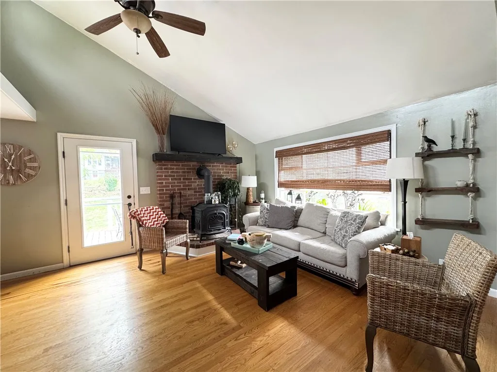 10 Alden Avenue, Auburn, New York 13021, Auburn, New York 13021, 4 Bedrooms Bedrooms, 7 Rooms Rooms,3 BathroomsBathrooms,Residential,For Sale,10 Alden Avenue, Auburn, New York 13021,0,R1645645