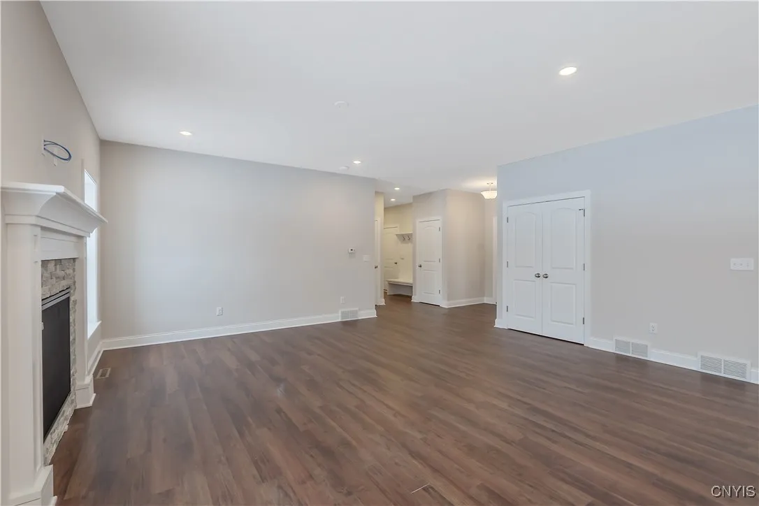 109 Terwillager Lane, Manlius, New York 13116, Manlius, New York 13116, 3 Bedrooms Bedrooms, 7 Rooms Rooms,2 BathroomsBathrooms,Residential,For Sale,109 Terwillager Lane, Manlius, New York 13116,0,S1645055