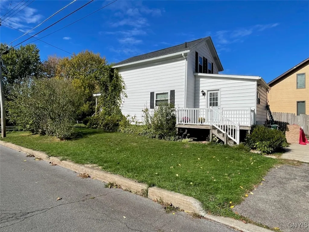 299 Chestnut Street, Oswego, New York 13126, Oswego, New York 13126, 2 Bedrooms Bedrooms, 5 Rooms Rooms,1 BathroomBathrooms,Residential,For Sale,299 Chestnut Street, Oswego, New York 13126,0,S1645730