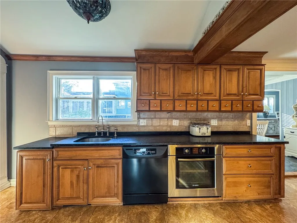 24 Genesee Street, New Berlin, New York 13411, New Berlin, New York 13411, 5 Bedrooms Bedrooms, 23 Rooms Rooms,3 BathroomsBathrooms,Residential,For Sale,24 Genesee Street, New Berlin, New York 13411,0,R1644449