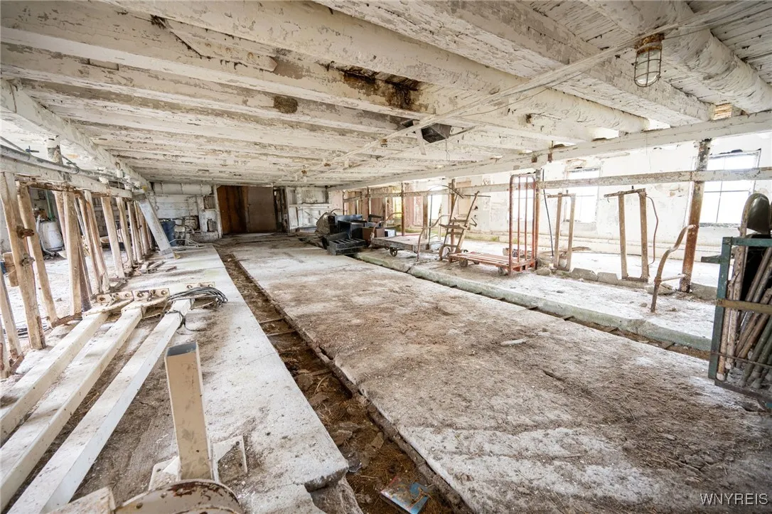 Dairy Barn interior