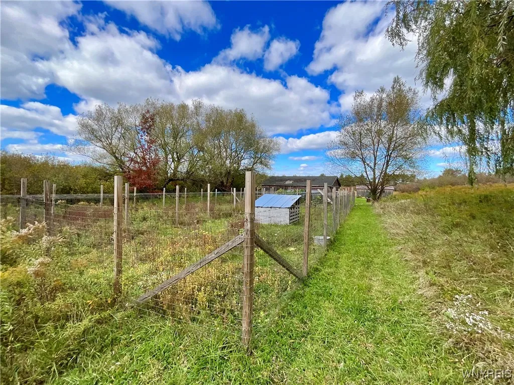 5343 Berry Road, Pomfret, New York 14063, Pomfret, New York 14063, 2 Bedrooms Bedrooms, 5 Rooms Rooms,1 BathroomBathrooms,Residential,Closed,5343 Berry Road, Pomfret, New York 14063,0,B1645753
