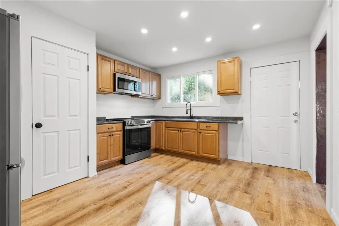 136 North Street, Ridgeway, New York 14103, Ridgeway, New York 14103, 4 Bedrooms Bedrooms, 10 Rooms Rooms,1 BathroomBathrooms,Residential,For Sale,136 North Street, Ridgeway, New York 14103,0,R1645613