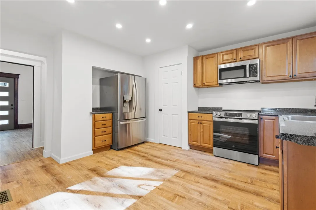 136 North Street, Ridgeway, New York 14103, Ridgeway, New York 14103, 4 Bedrooms Bedrooms, 10 Rooms Rooms,1 BathroomBathrooms,Residential,For Sale,136 North Street, Ridgeway, New York 14103,0,R1645613