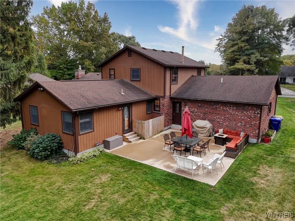 6 High Point Drive, Parma, New York 14559, Parma, New York 14559, 4 Bedrooms Bedrooms, 7 Rooms Rooms,2 BathroomsBathrooms,Residential,For Sale,6 High Point Drive, Parma, New York 14559,0,B1645585