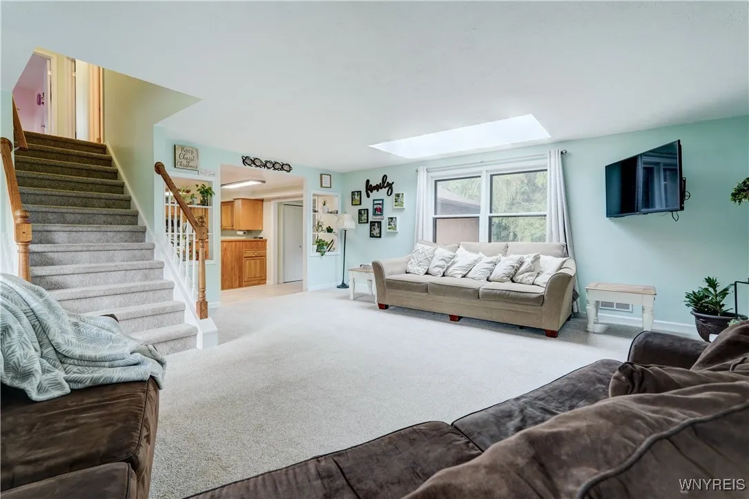 6 High Point Drive, Parma, New York 14559, Parma, New York 14559, 4 Bedrooms Bedrooms, 7 Rooms Rooms,2 BathroomsBathrooms,Residential,For Sale,6 High Point Drive, Parma, New York 14559,0,B1645585