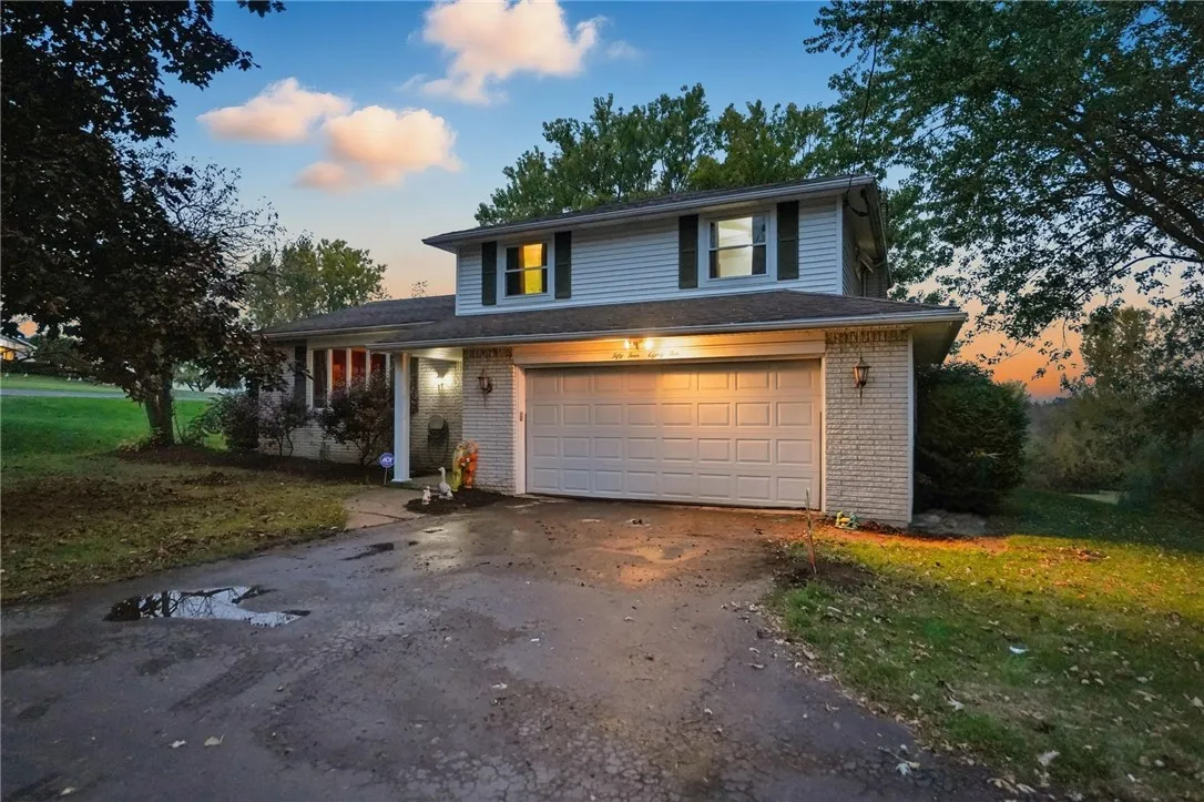 5485 Niagara Street Extension, Lockport Town, New, Lockport Town, New York 14094, 3 Bedrooms Bedrooms, 7 Rooms Rooms,2 BathroomsBathrooms,Residential,For Sale,5485 Niagara Street Extension, Lockport Town, New ,0,R1645694