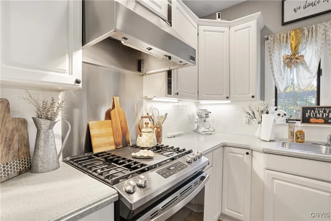 8512 Van Wie Drive West, Lysander, New York 13027, Lysander, New York 13027, 4 Bedrooms Bedrooms, 11 Rooms Rooms,2 BathroomsBathrooms,Residential,For Sale,8512 Van Wie Drive West, Lysander, New York 13027,0,S1645764