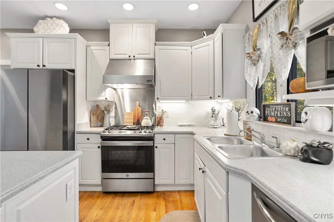 8512 Van Wie Drive West, Lysander, New York 13027, Lysander, New York 13027, 4 Bedrooms Bedrooms, 11 Rooms Rooms,2 BathroomsBathrooms,Residential,For Sale,8512 Van Wie Drive West, Lysander, New York 13027,0,S1645764