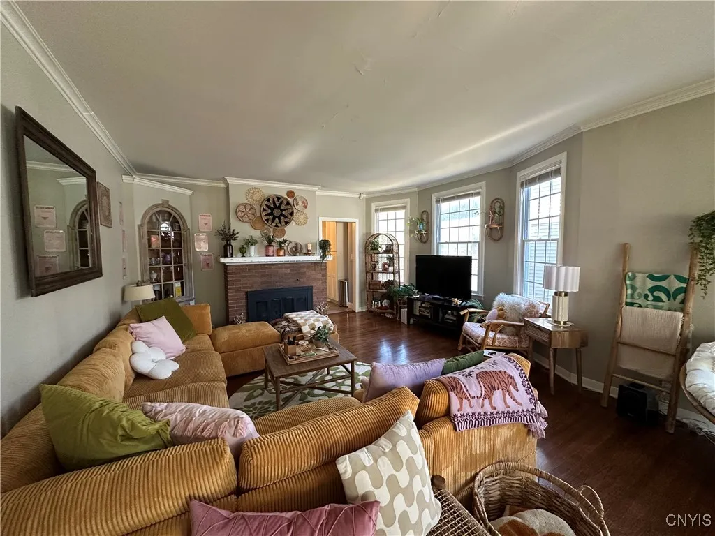 1801 James Street 1, Syracuse, New York 13206, Syracuse, New York 13206, 2 Bedrooms Bedrooms, 6 Rooms Rooms,1 BathroomBathrooms,Residential Lease,For Rent,1801 James Street 1, Syracuse, New York 13206,0,S1645335