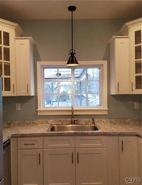 1801 James Street 1, Syracuse, New York 13206, Syracuse, New York 13206, 2 Bedrooms Bedrooms, 6 Rooms Rooms,1 BathroomBathrooms,Residential Lease,For Rent,1801 James Street 1, Syracuse, New York 13206,0,S1645335