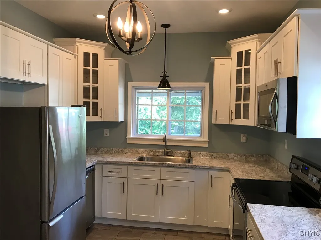 1801 James Street 1, Syracuse, New York 13206, Syracuse, New York 13206, 2 Bedrooms Bedrooms, 6 Rooms Rooms,1 BathroomBathrooms,Residential Lease,For Rent,1801 James Street 1, Syracuse, New York 13206,0,S1645335