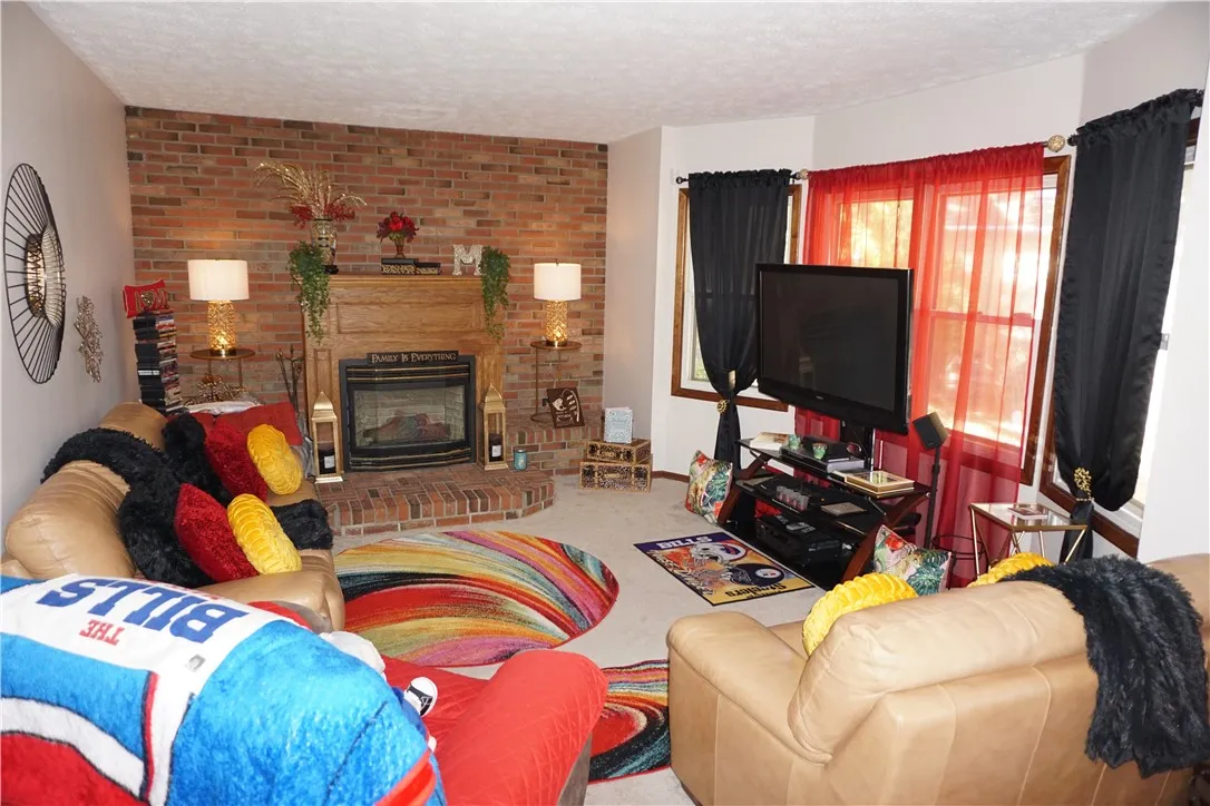237 Creighton Lane, Greece, New York 14612, Greece, New York 14612, 3 Bedrooms Bedrooms, 7 Rooms Rooms,2 BathroomsBathrooms,Residential,For Sale,237 Creighton Lane, Greece, New York 14612,0,R1642596