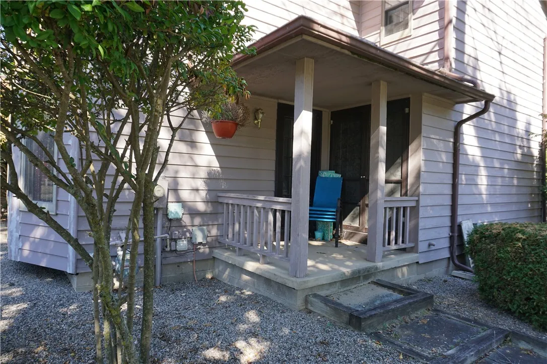 237 Creighton Lane, Greece, New York 14612, Greece, New York 14612, 3 Bedrooms Bedrooms, 7 Rooms Rooms,2 BathroomsBathrooms,Residential,For Sale,237 Creighton Lane, Greece, New York 14612,0,R1642596