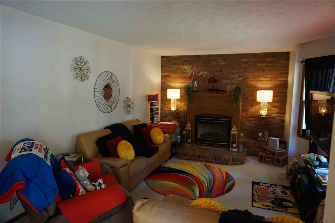 237 Creighton Lane, Greece, New York 14612, Greece, New York 14612, 3 Bedrooms Bedrooms, 7 Rooms Rooms,2 BathroomsBathrooms,Residential,For Sale,237 Creighton Lane, Greece, New York 14612,0,R1642596