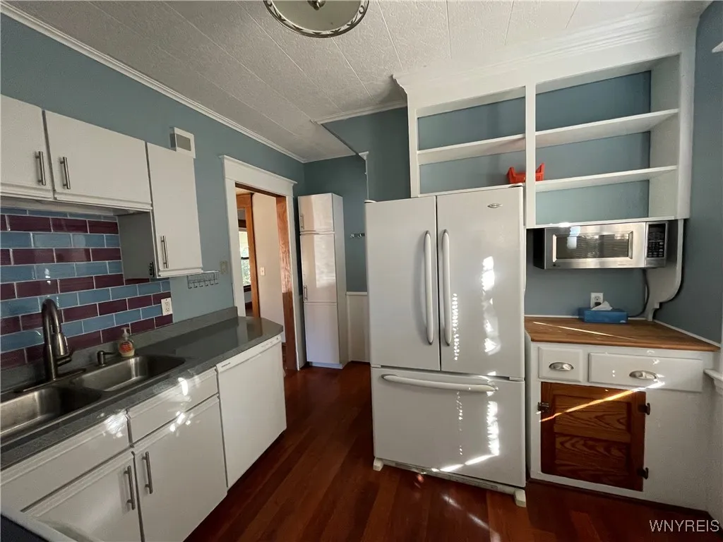 24 Utica Street, Lockport City, New York 14094, Lockport City, New York 14094, 3 Bedrooms Bedrooms, 7 Rooms Rooms,1 BathroomBathrooms,Residential,For Sale,24 Utica Street, Lockport City, New York 14094,0,B1645782