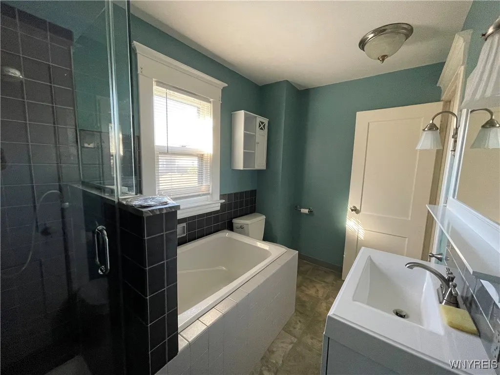 24 Utica Street, Lockport City, New York 14094, Lockport City, New York 14094, 3 Bedrooms Bedrooms, 7 Rooms Rooms,1 BathroomBathrooms,Residential,For Sale,24 Utica Street, Lockport City, New York 14094,0,B1645782