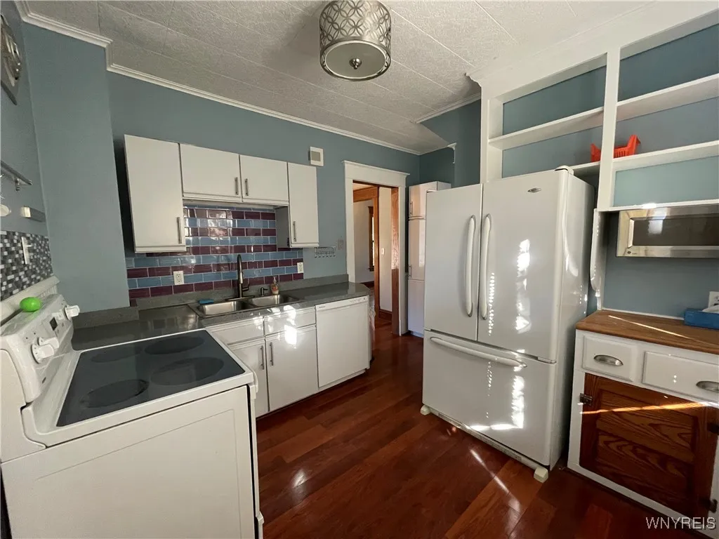 24 Utica Street, Lockport City, New York 14094, Lockport City, New York 14094, 3 Bedrooms Bedrooms, 7 Rooms Rooms,1 BathroomBathrooms,Residential,For Sale,24 Utica Street, Lockport City, New York 14094,0,B1645782