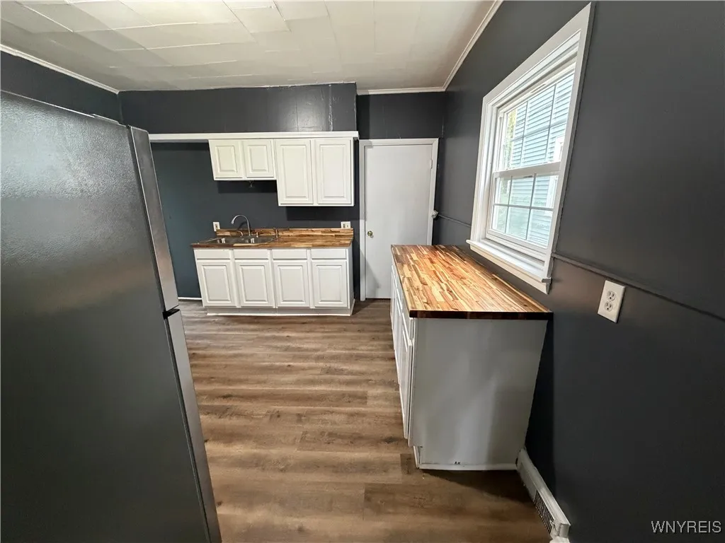 21 Abbottsford Place Lower, Buffalo, New York 1421, Buffalo, New York 14213, 3 Bedrooms Bedrooms, 7 Rooms Rooms,1 BathroomBathrooms,Residential Lease,Closed,21 Abbottsford Place Lower, Buffalo, New York 1421,0,B1645598