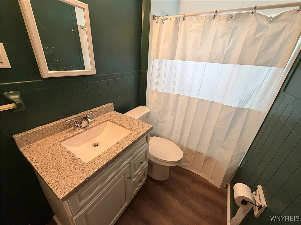 21 Abbottsford Place Lower, Buffalo, New York 1421, Buffalo, New York 14213, 3 Bedrooms Bedrooms, 7 Rooms Rooms,1 BathroomBathrooms,Residential Lease,Closed,21 Abbottsford Place Lower, Buffalo, New York 1421,0,B1645598