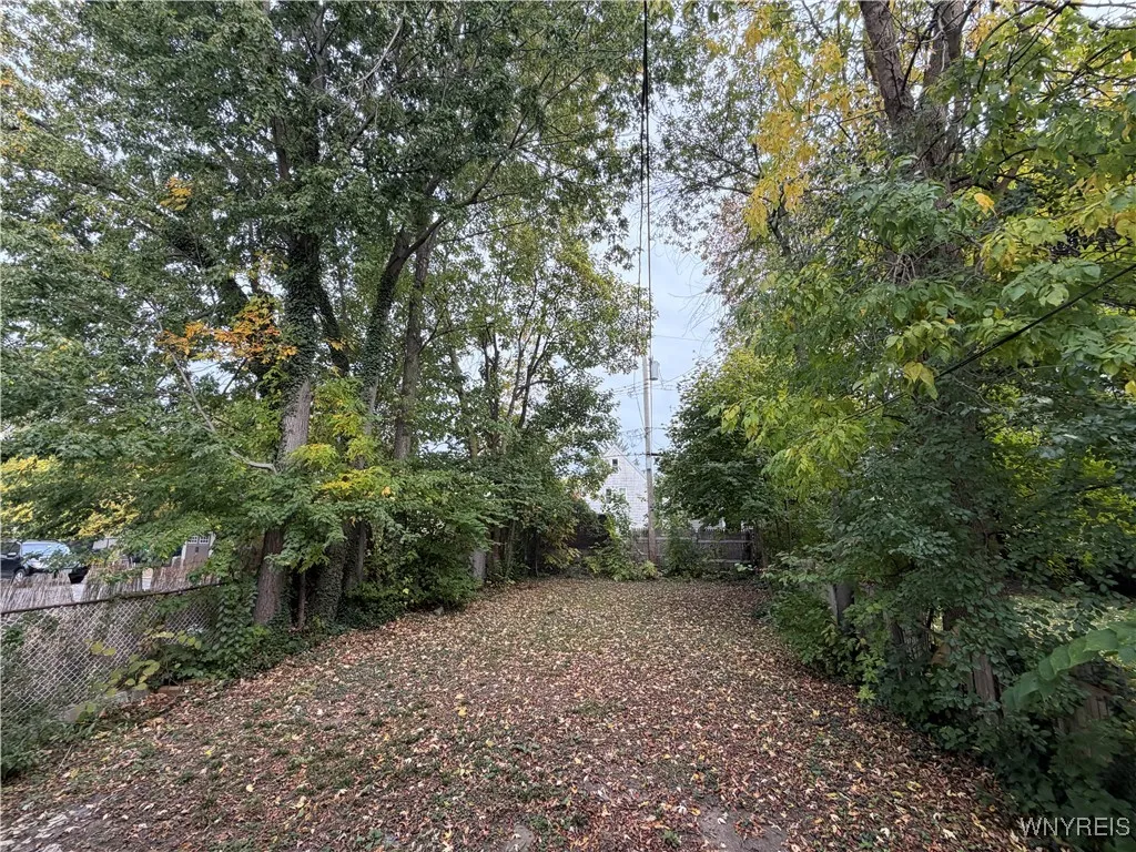 21 Abbottsford Place Lower, Buffalo, New York 1421, Buffalo, New York 14213, 3 Bedrooms Bedrooms, 7 Rooms Rooms,1 BathroomBathrooms,Residential Lease,Closed,21 Abbottsford Place Lower, Buffalo, New York 1421,0,B1645598