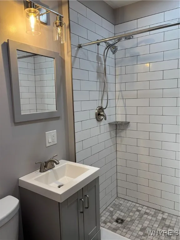 430 Colvin Avenue 2, Buffalo, New York 14216, Buffalo, New York 14216, 3 Bedrooms Bedrooms, 7 Rooms Rooms,1 BathroomBathrooms,Residential Lease,For Rent,430 Colvin Avenue 2, Buffalo, New York 14216,0,B1645804