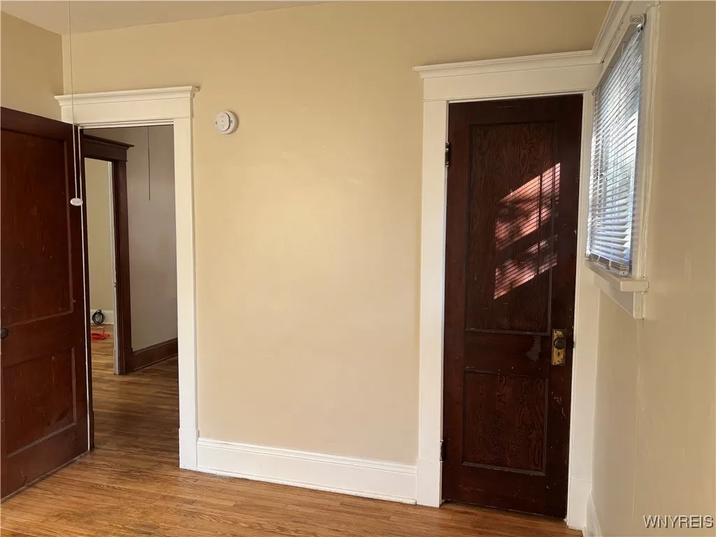 430 Colvin Avenue 2, Buffalo, New York 14216, Buffalo, New York 14216, 3 Bedrooms Bedrooms, 7 Rooms Rooms,1 BathroomBathrooms,Residential Lease,For Rent,430 Colvin Avenue 2, Buffalo, New York 14216,0,B1645804