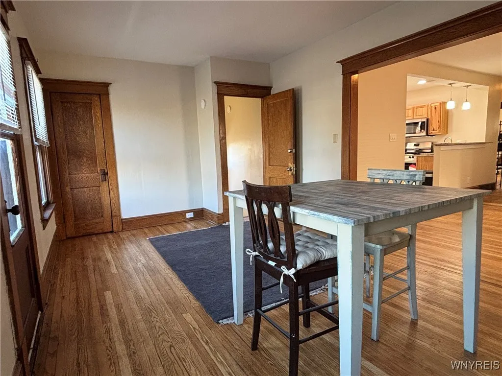 430 Colvin Avenue 2, Buffalo, New York 14216, Buffalo, New York 14216, 3 Bedrooms Bedrooms, 7 Rooms Rooms,1 BathroomBathrooms,Residential Lease,For Rent,430 Colvin Avenue 2, Buffalo, New York 14216,0,B1645804