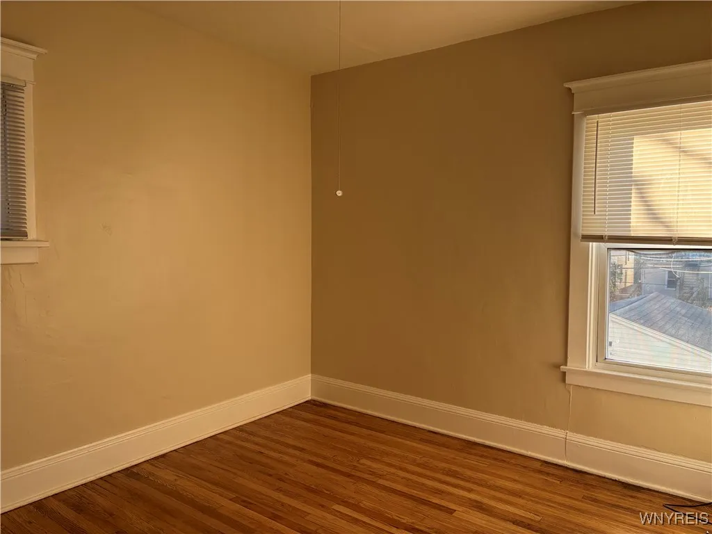 430 Colvin Avenue 2, Buffalo, New York 14216, Buffalo, New York 14216, 3 Bedrooms Bedrooms, 7 Rooms Rooms,1 BathroomBathrooms,Residential Lease,For Rent,430 Colvin Avenue 2, Buffalo, New York 14216,0,B1645804