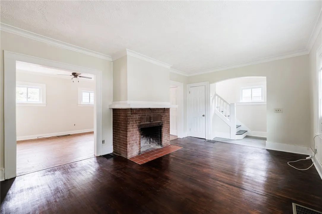 44 Beach Terrace, Irondequoit, New York 14617, Irondequoit, New York 14617, 6 Bedrooms Bedrooms, 7 Rooms Rooms,2 BathroomsBathrooms,Residential,For Sale,44 Beach Terrace, Irondequoit, New York 14617,0,R1645816