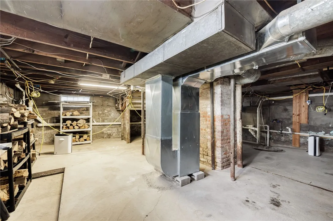 44 Beach Terrace, Irondequoit, New York 14617, Irondequoit, New York 14617, 6 Bedrooms Bedrooms, 7 Rooms Rooms,2 BathroomsBathrooms,Residential,For Sale,44 Beach Terrace, Irondequoit, New York 14617,0,R1645816