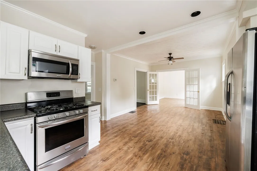 44 Beach Terrace, Irondequoit, New York 14617, Irondequoit, New York 14617, 6 Bedrooms Bedrooms, 7 Rooms Rooms,2 BathroomsBathrooms,Residential,For Sale,44 Beach Terrace, Irondequoit, New York 14617,0,R1645816